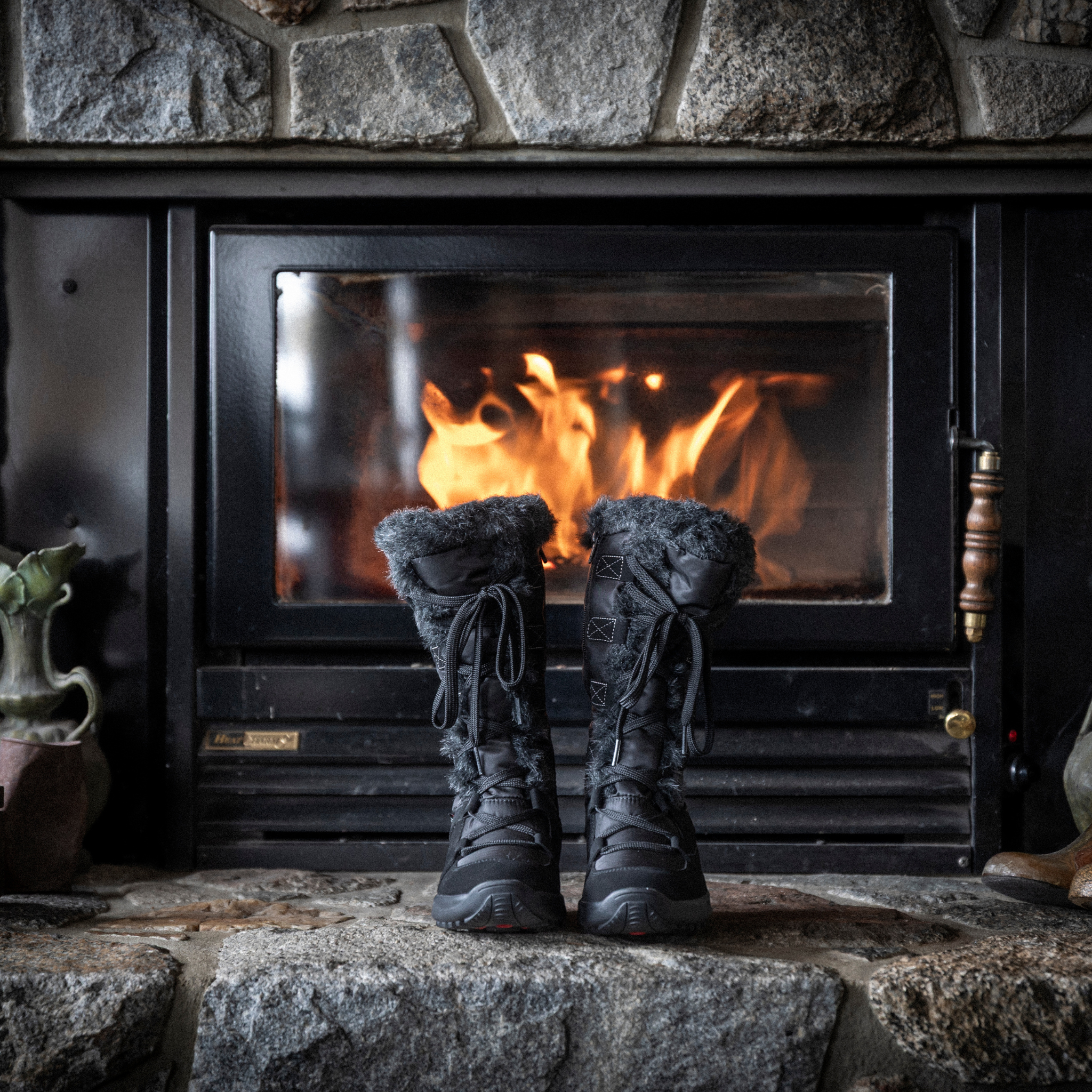 Venice Women’s Premium Italian Après Snow Boot – Black Fur