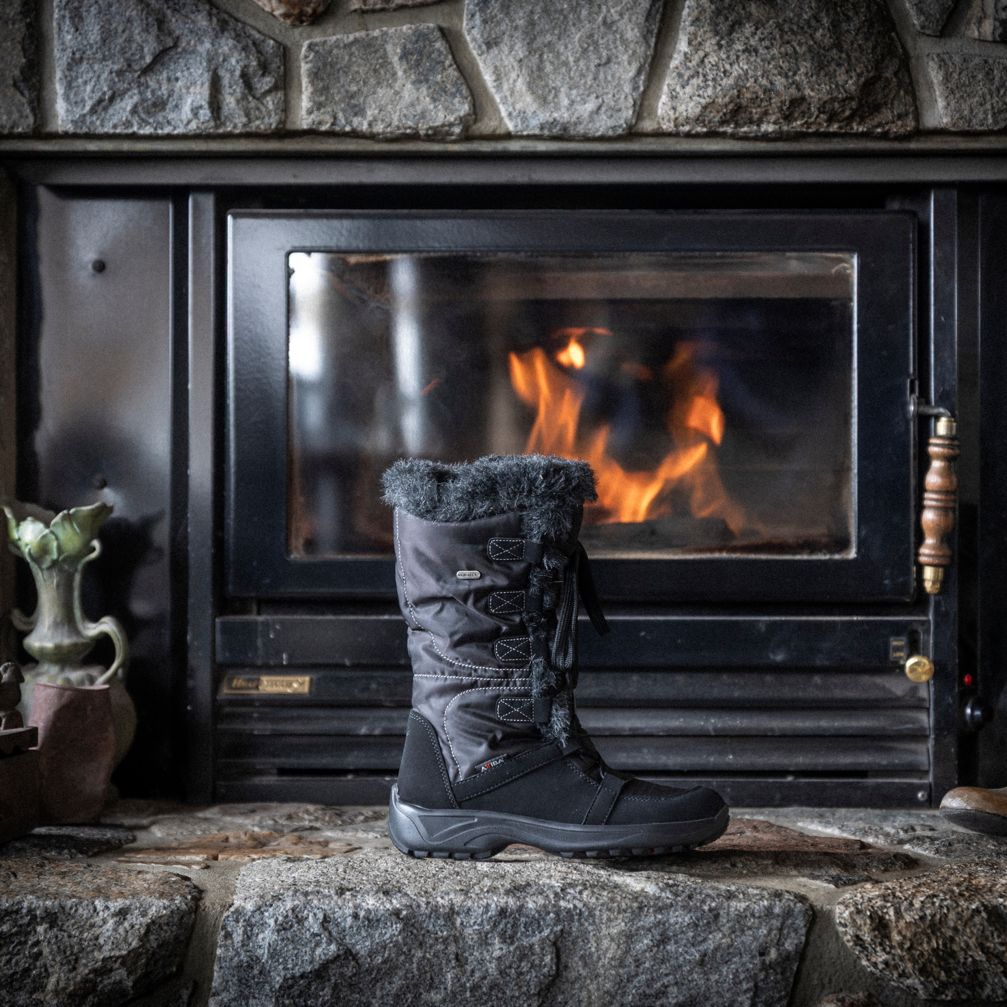 Venice Women’s Premium Italian Après Snow Boot – Black Fur
